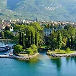Cosy Apartment In The Heart Of Riva